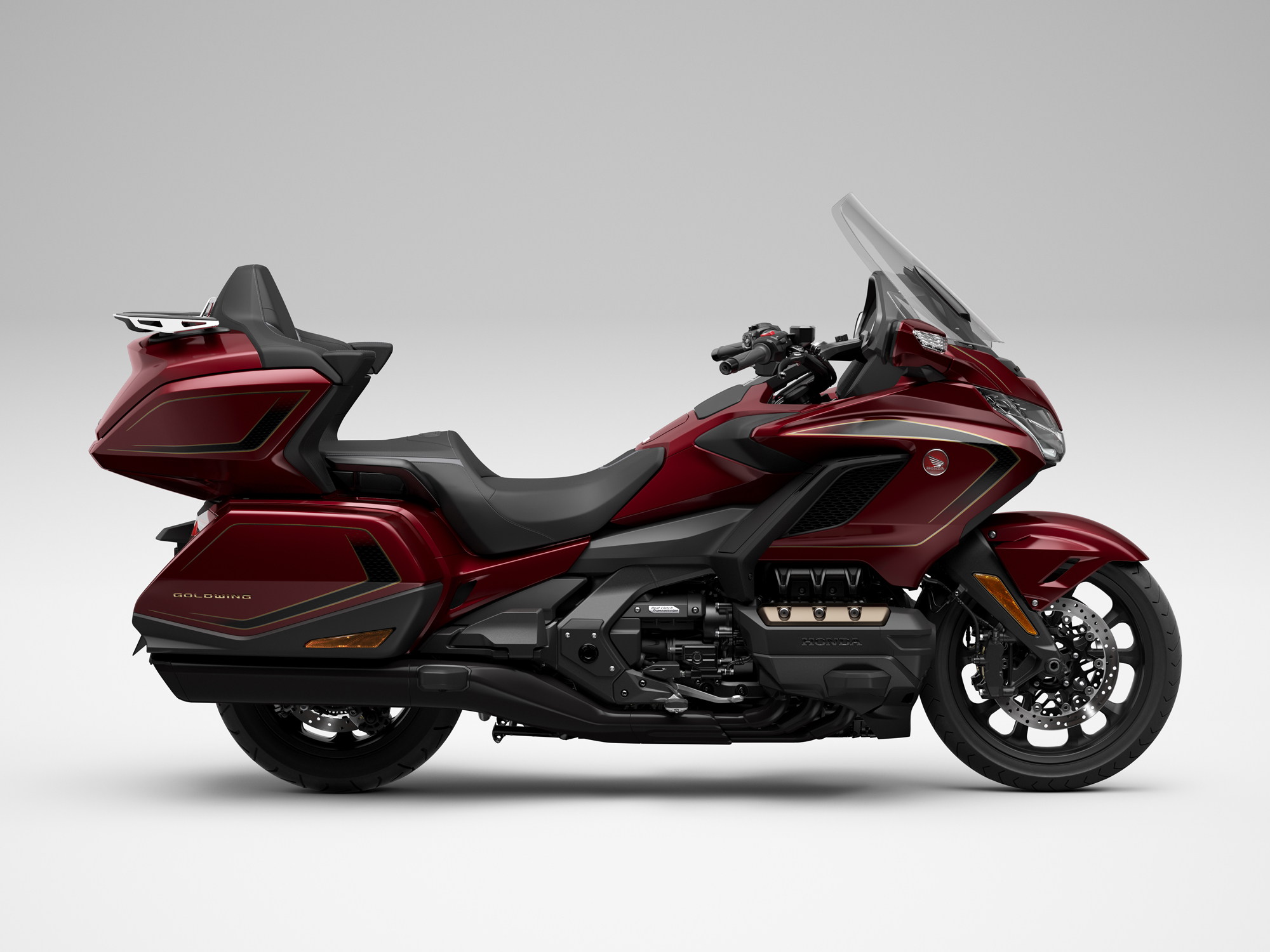 2025-GL1800_ED_AirBag_DCT_Studio_Red_ACC_Rh-Side_M
